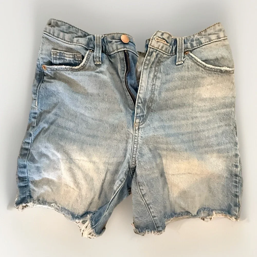 Universal Threads Baggy Denim Bermuda Shorts Tag Sz 27 Size 4